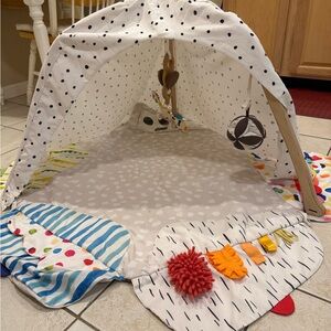 Lovevery Baby Playmat